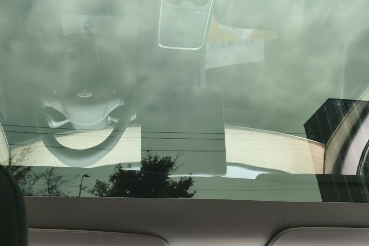 Tesla Model Y 2023 car image #18