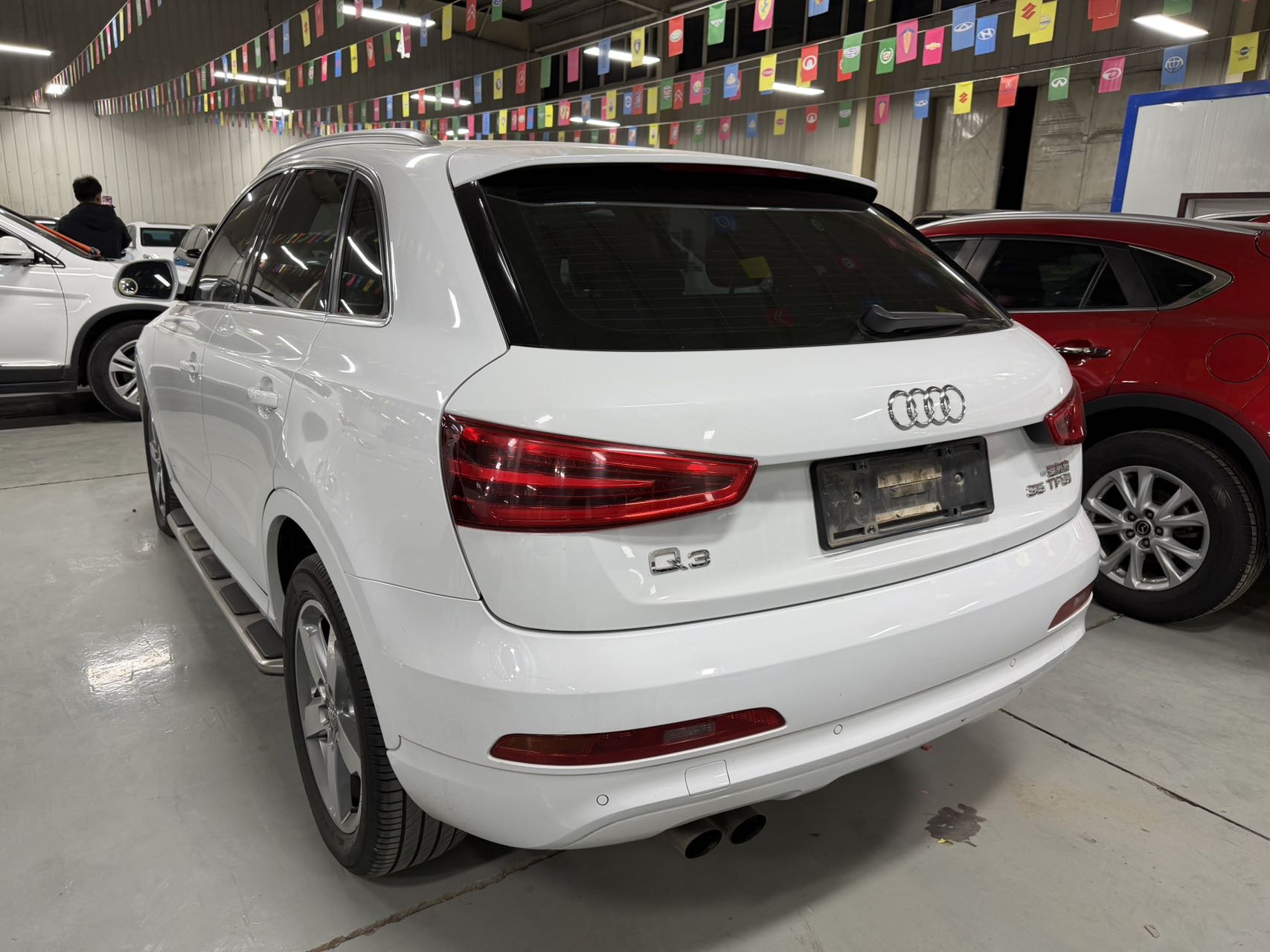 Audi Q3 2015 car image #8