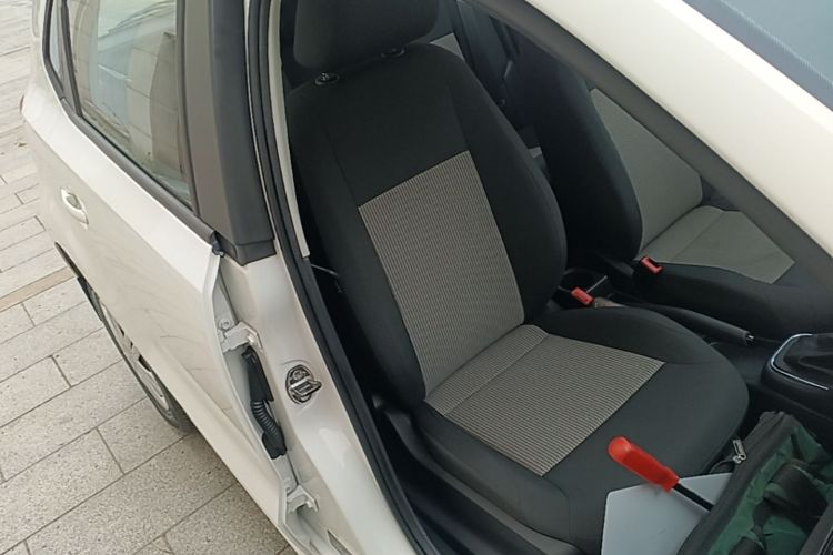 Volkswagen Polo 2017 car image #24
