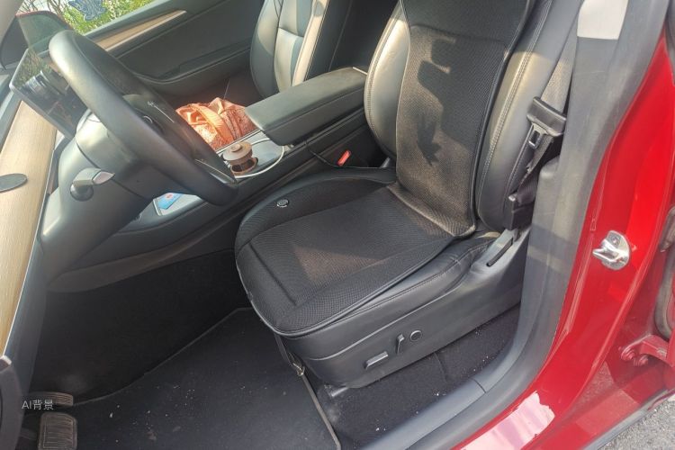 Tesla Model Y 2021 car image #17
