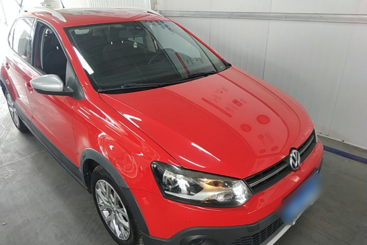 Volkswagen Polo 2015 car image #6