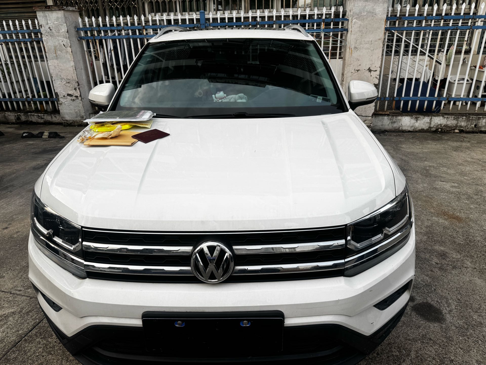 2019 immagine di auto #2