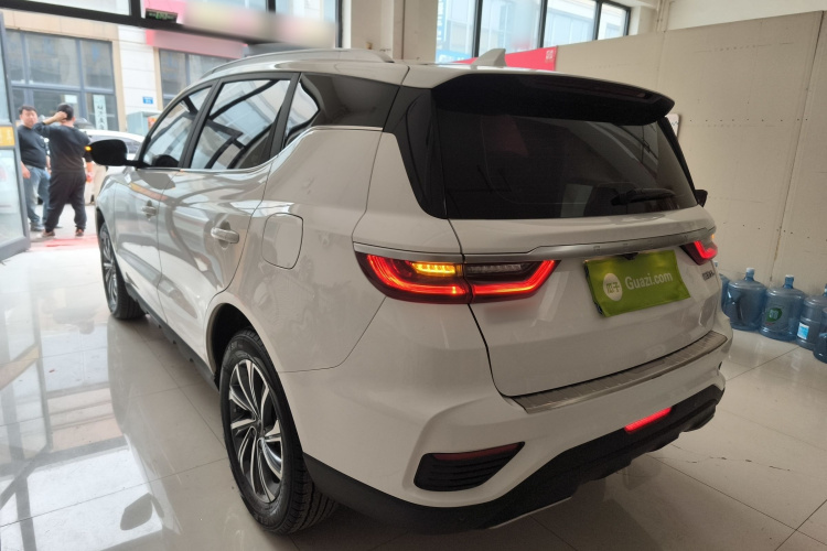GEELY Vision X6 2020 immagine di auto #5