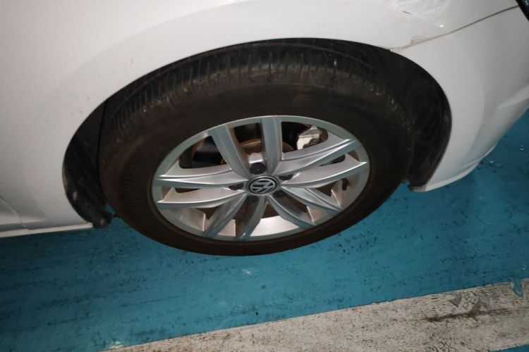 Volkswagen Golf 2019 car image #9