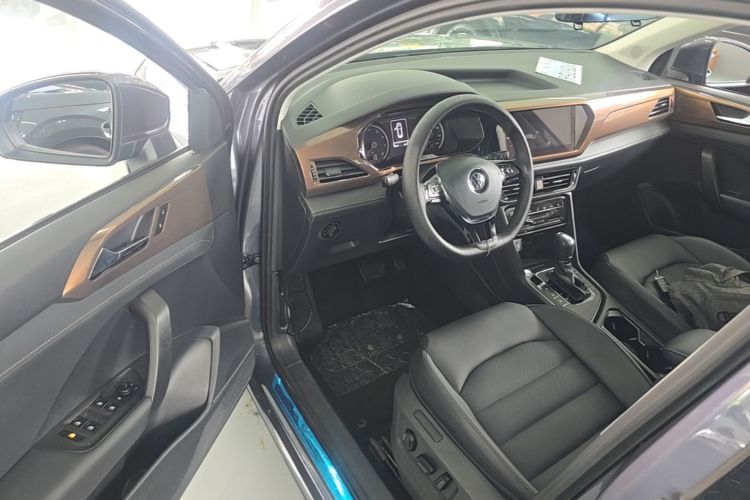 Volkswagen Tharu 2020 car image #16