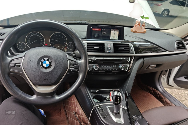 BMW 3 Series 2019 car image #11
