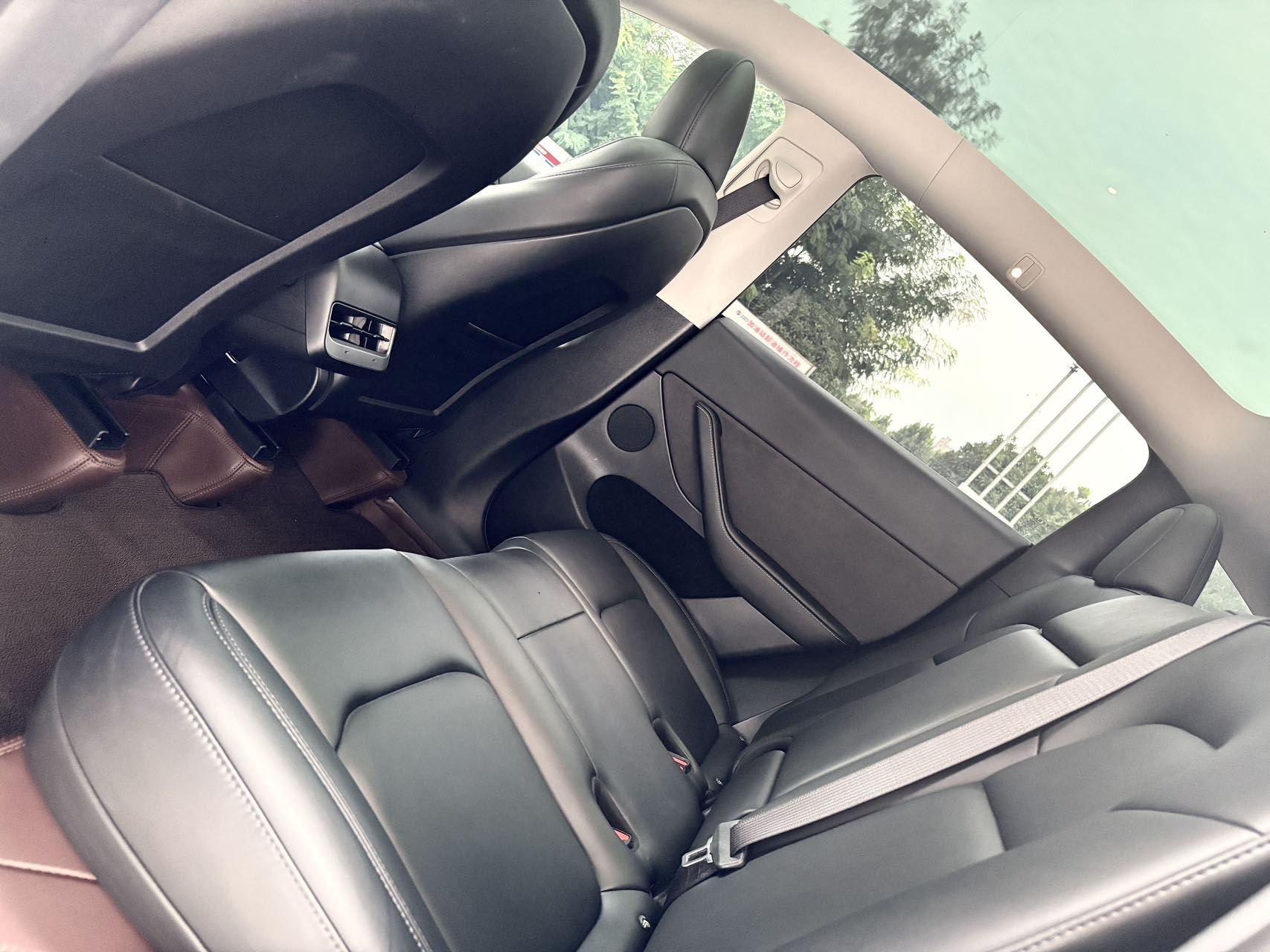 Tesla Model Y 2024 car image #8