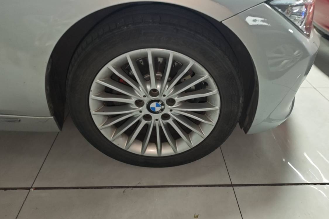 BMW 3 Series 2013 car image #9