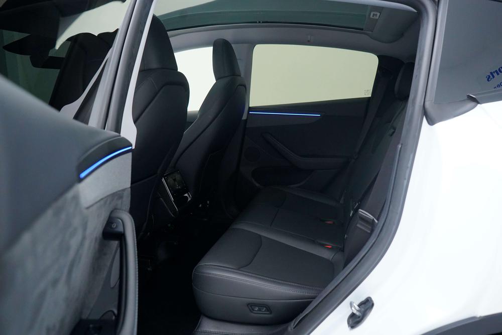 Tesla Model Y 2025 #19 Tesla Model Y 2025 immagine di auto #19