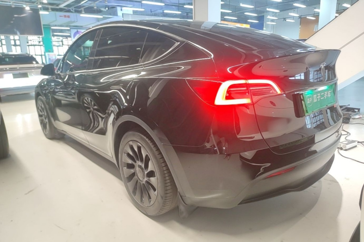 Tesla Model Y 2022 #7 Tesla Model Y 2022 car image #7