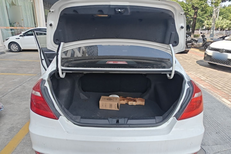 GEELY Emgrand 2018 car image #19