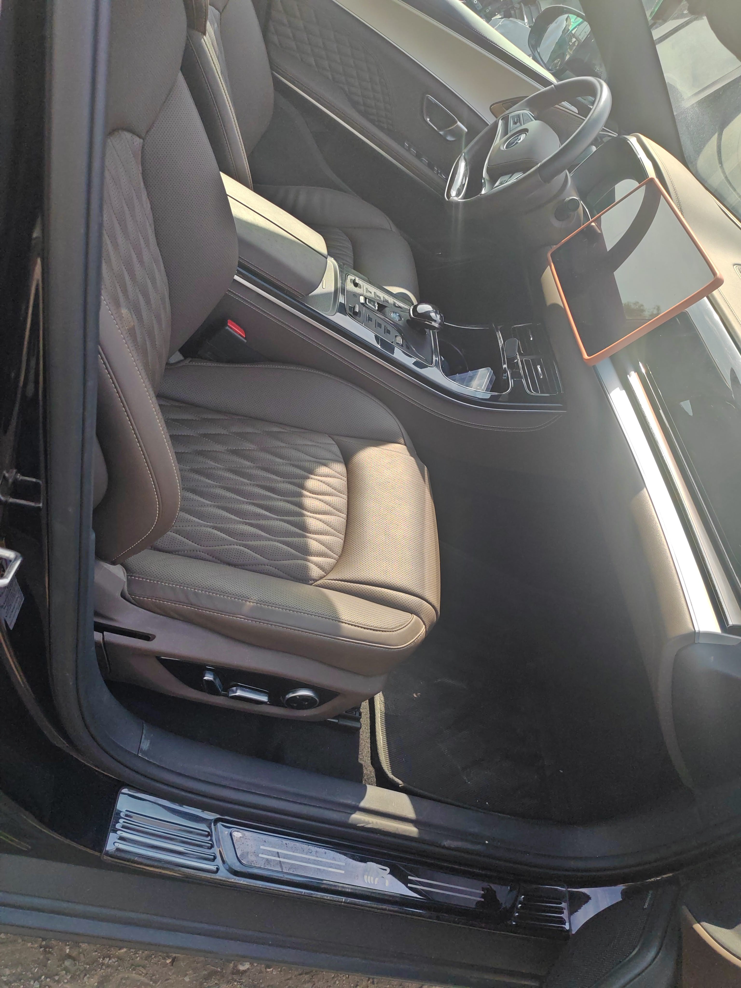 BYD Han 2024 car image #7