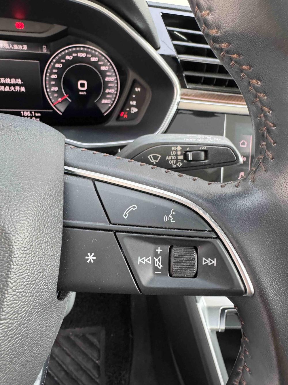 Audi Q3 2022 car image #10