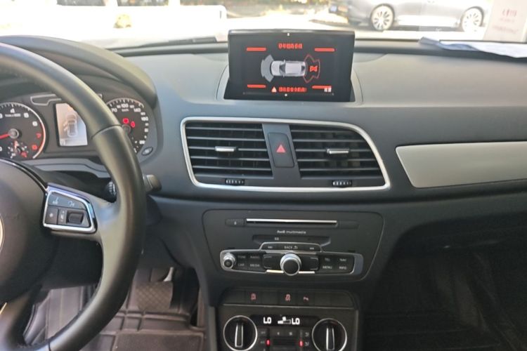 Audi Q3 2019 #17 Audi Q3 2019 car image #17