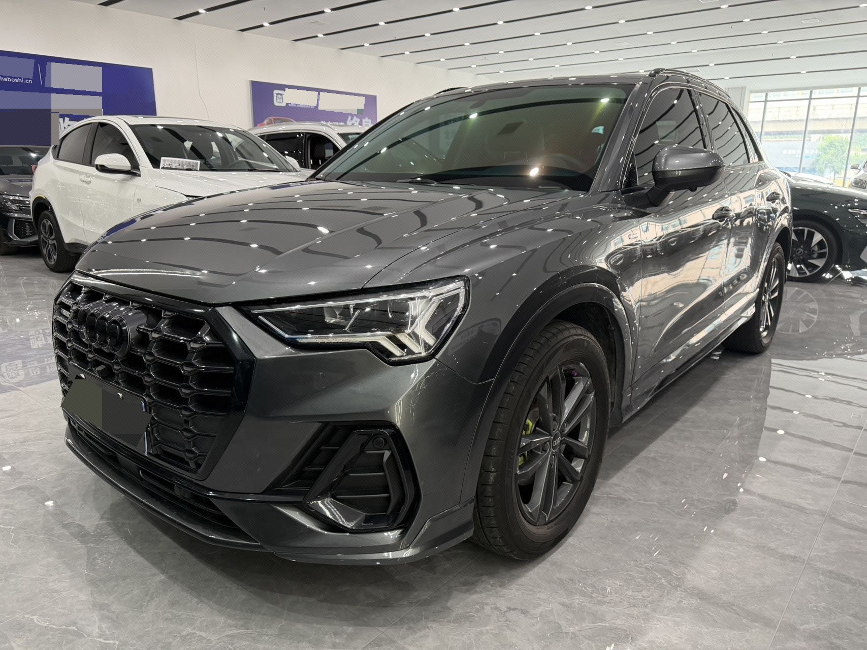 Audi Q3 2022 car image 