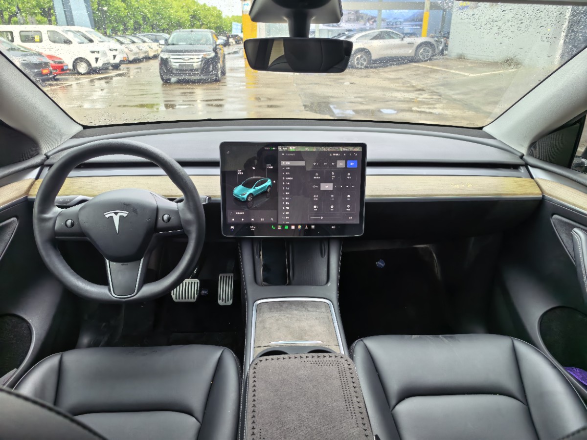 Tesla Model Y 2023 #7 Tesla Model Y 2023 car image #7