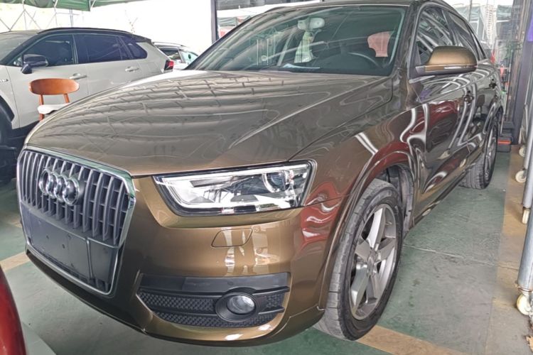 Audi Q3 2016 car image #2