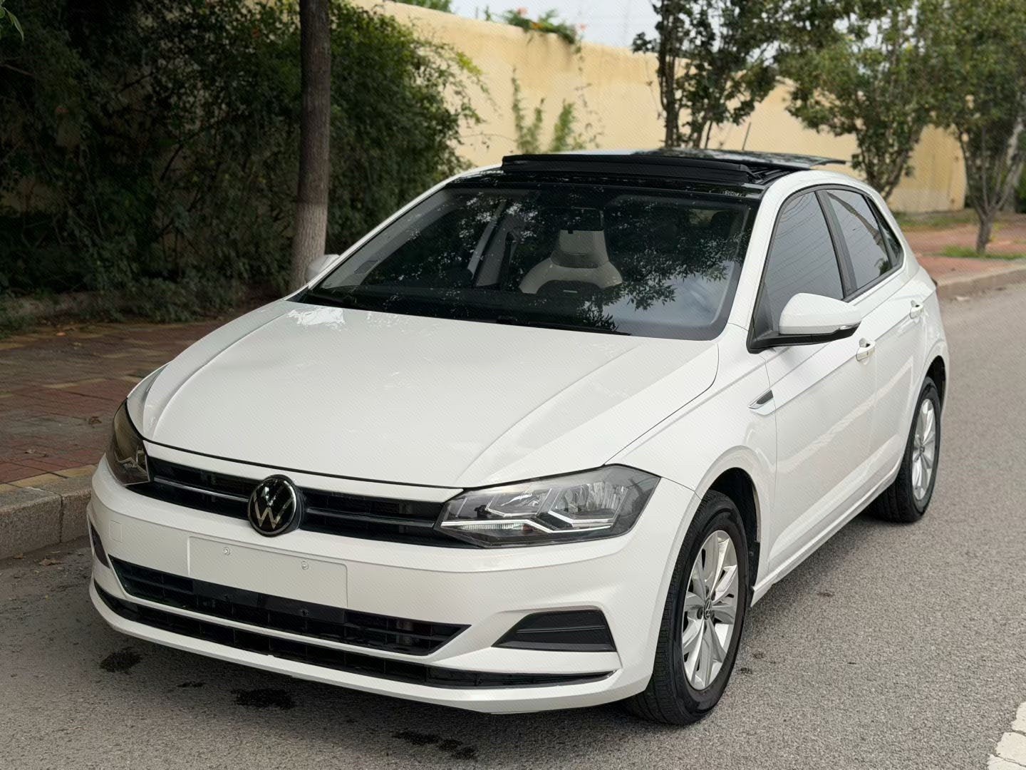 Volkswagen Polo 2021 car image 