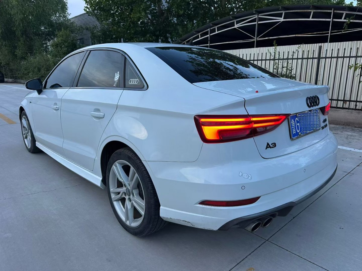Audi A3 2019 immagine di auto #3