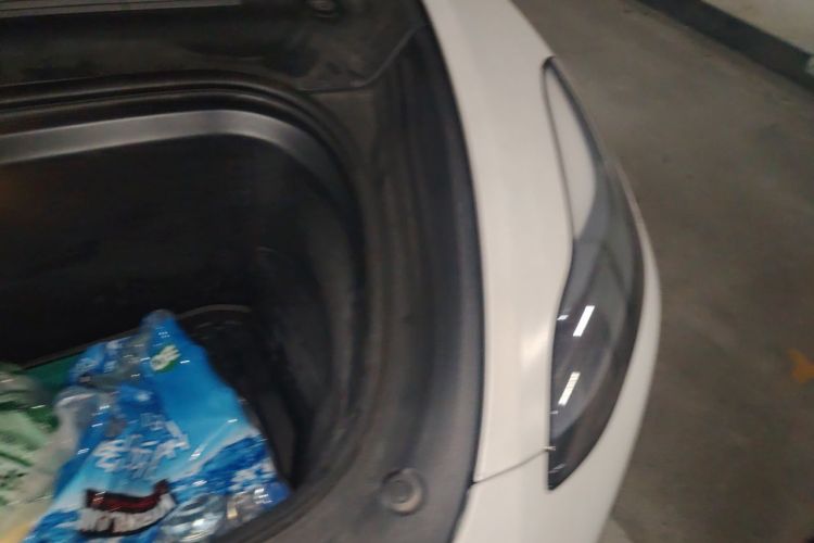 Tesla Model Y 2022 car image #24