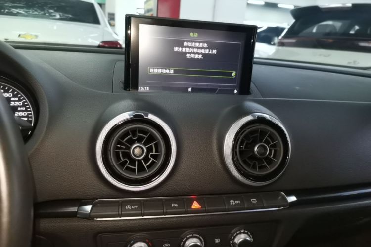 Audi A3 2018 car image #13