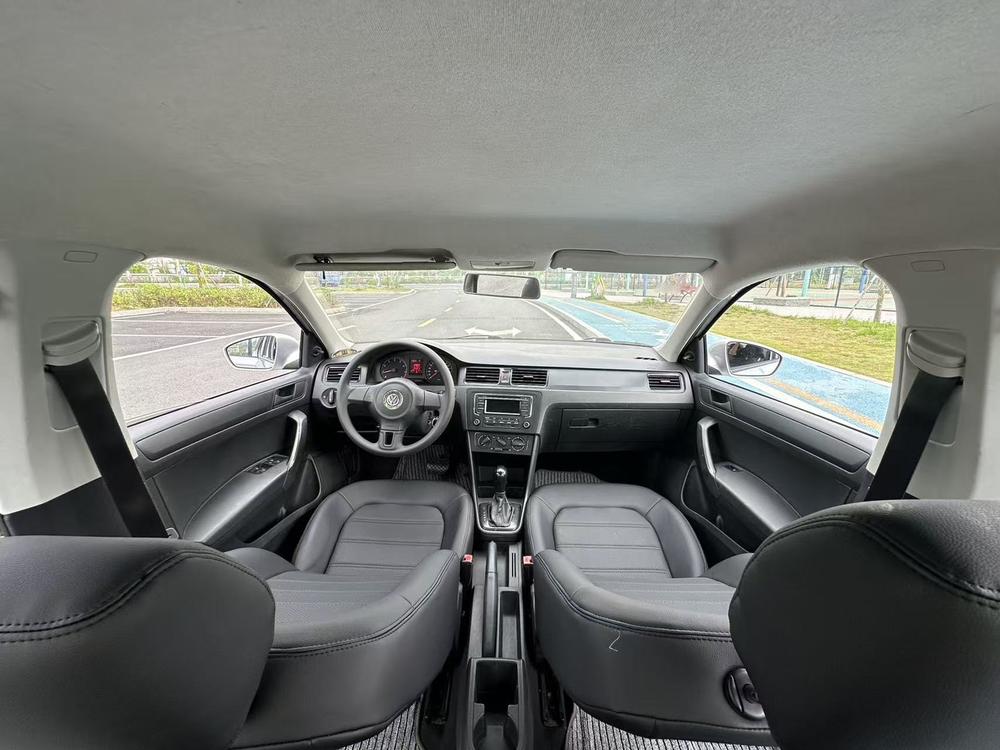 Volkswagen Santana 2013 car image #24