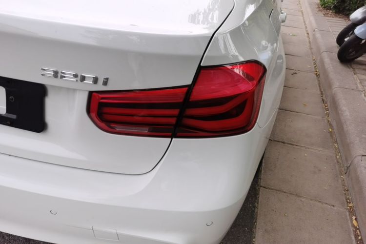 BMW 3 Series 2017 #8 BMW 3 Series 2017 car image #8