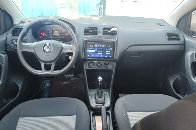 Volkswagen Polo 2019 car image #10