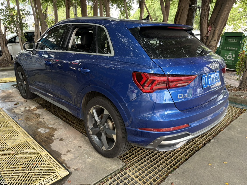 Audi Q3 2020 car image #6