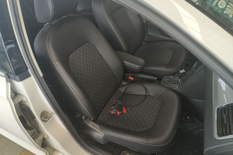 Skoda Rapid 2018 car image #24