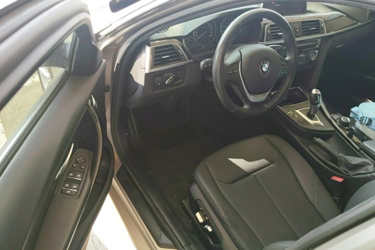BMW 3 Series 2017 #12 BMW 3 Series 2017 car image #12