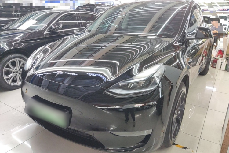 Tesla Model Y 2023 #2 Tesla Model Y 2023 car image #2