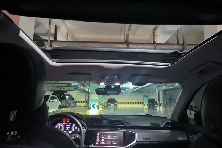 Audi Q3 2020 car image #20