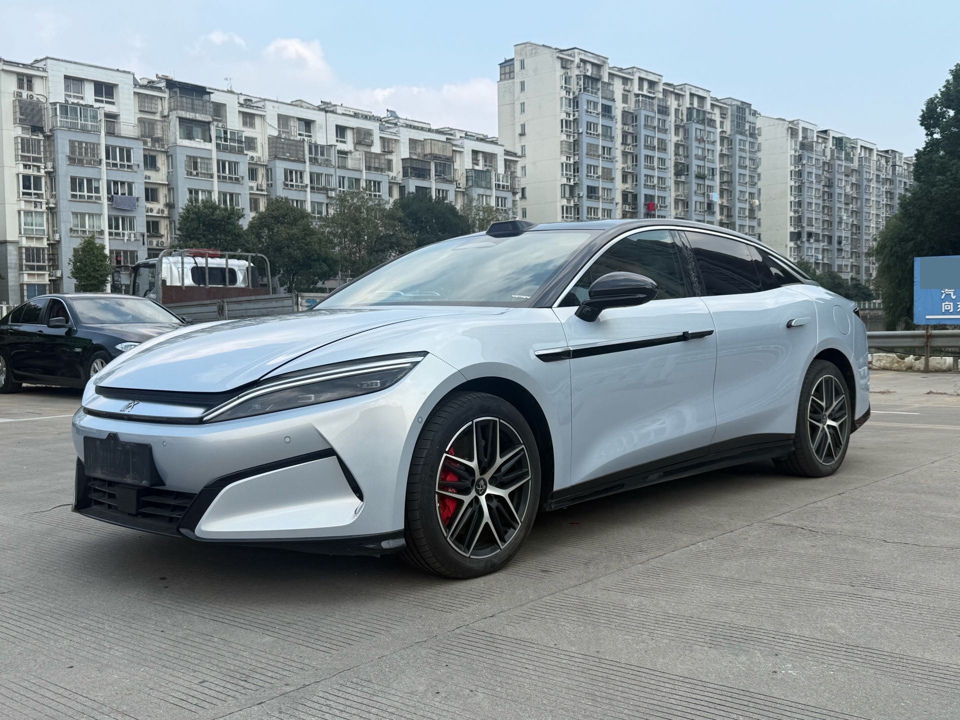BYD HanL 2025 BYD HanL 2025 immagine di auto