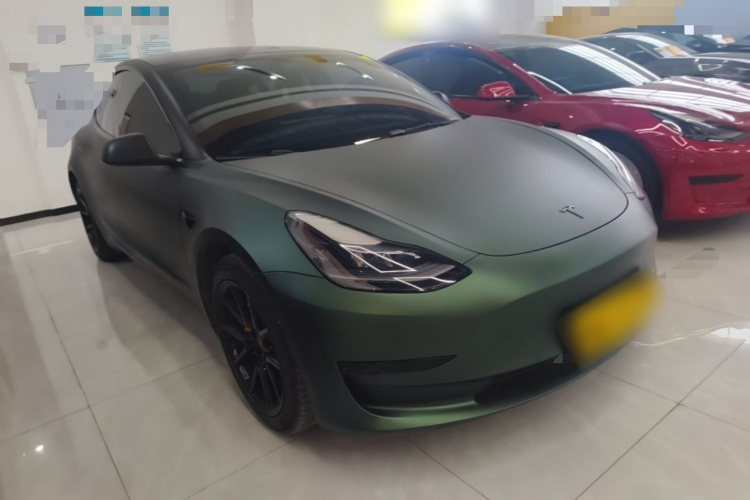 Tesla Model 3 2021 صورة سيارة #4