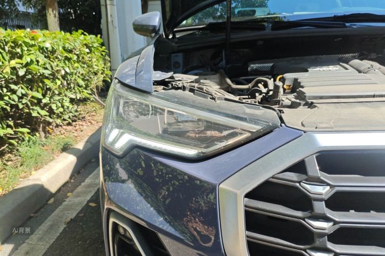 Audi Q3 2021 car image #8