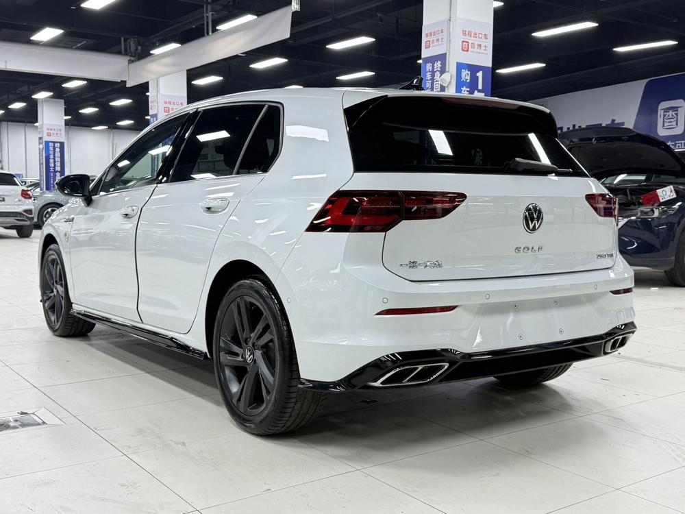 Volkswagen Golf 2021 car image #4