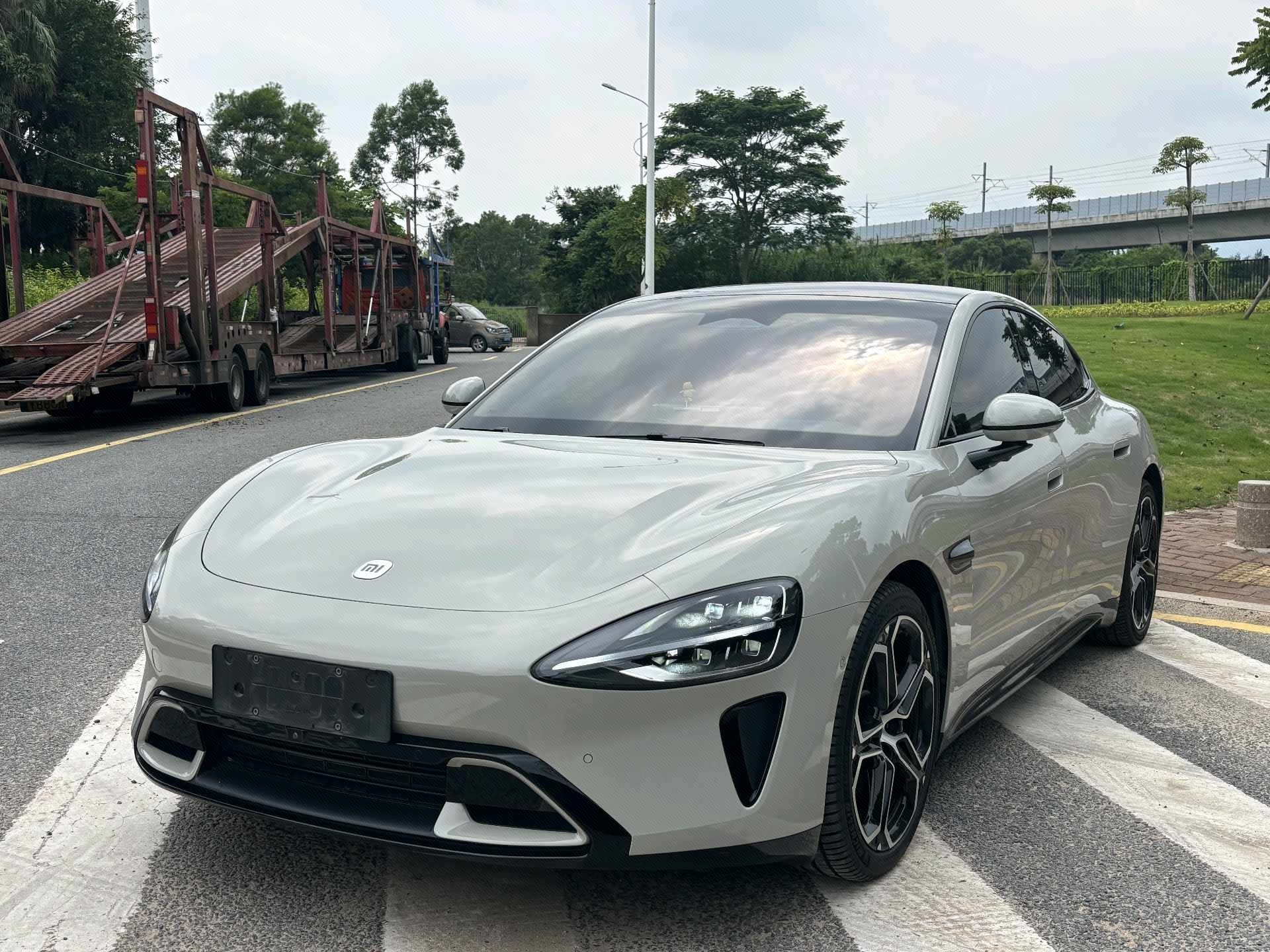 MI SU7 2025 car image 