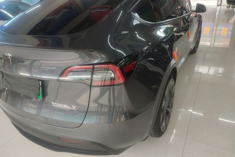 Tesla Model Y 2022 car image #8