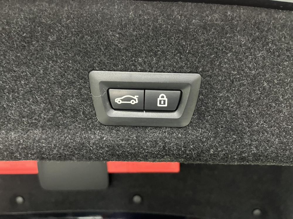 BMW 3 Series 2023 #15 BMW 3 Series 2023 car image #15