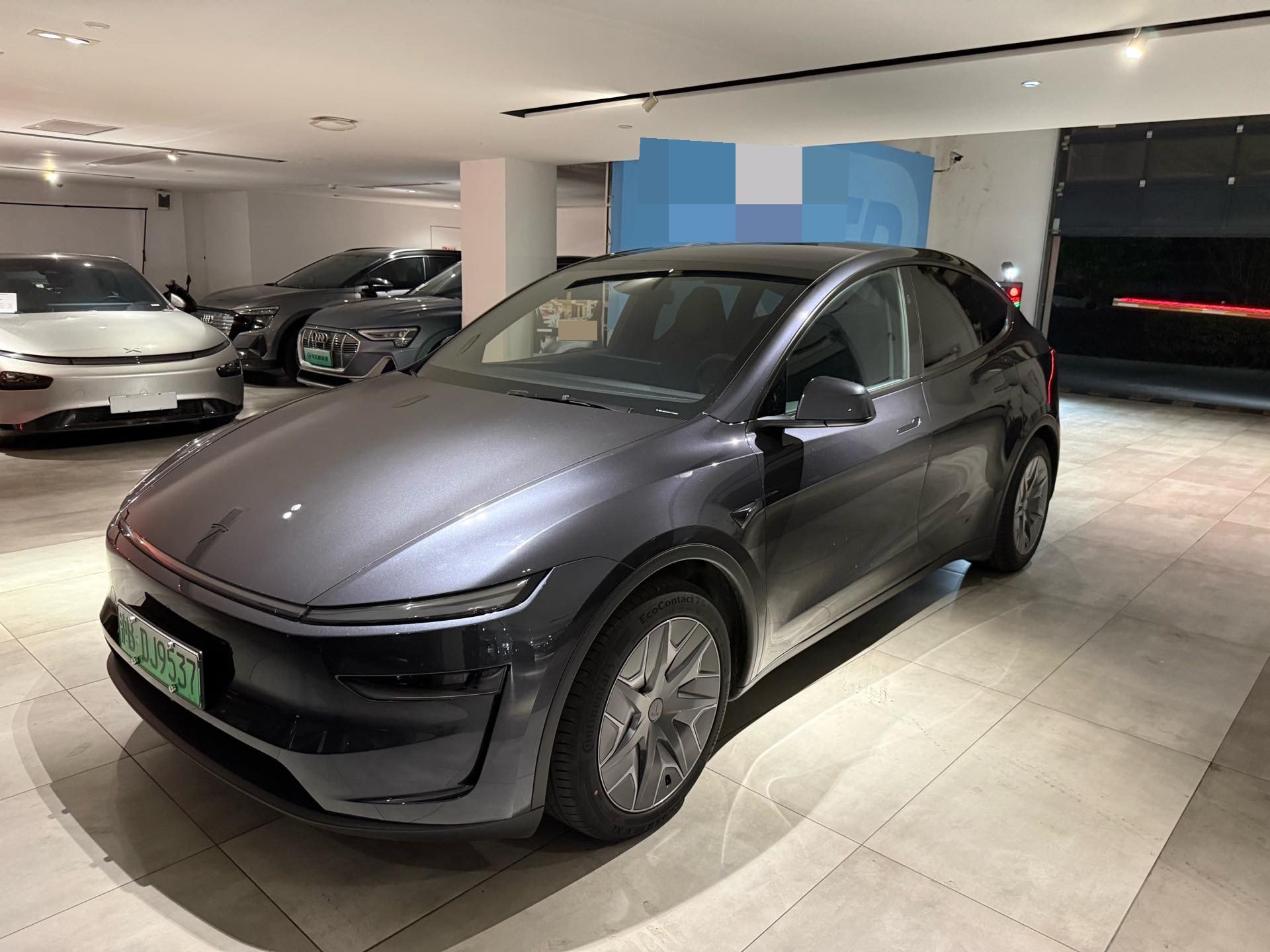 Tesla Model Y L 2025 car image 