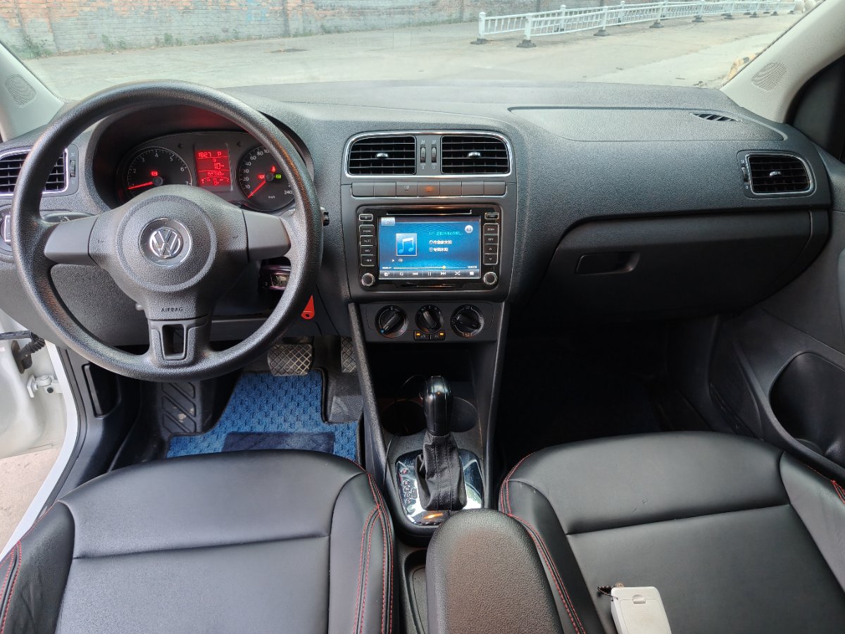 Volkswagen Polo 2014 #8 Volkswagen Polo 2014 car image #8