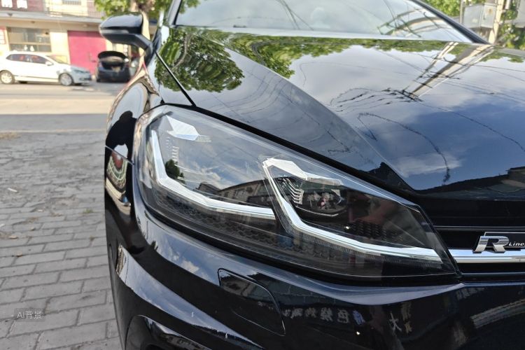 Volkswagen Golf 2020 car image #8