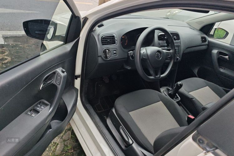 Volkswagen Polo 2018 car image #18