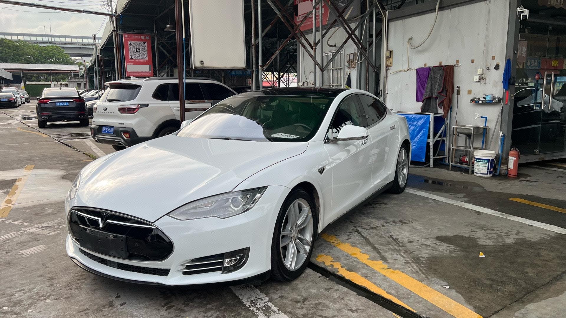 Tesla Model S 2015 Tesla Model S 2015 car image