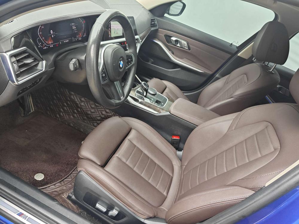 BMW 3 Series 2020 car image #9