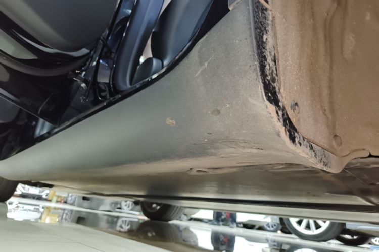 Tesla Model Y 2021 car image #27