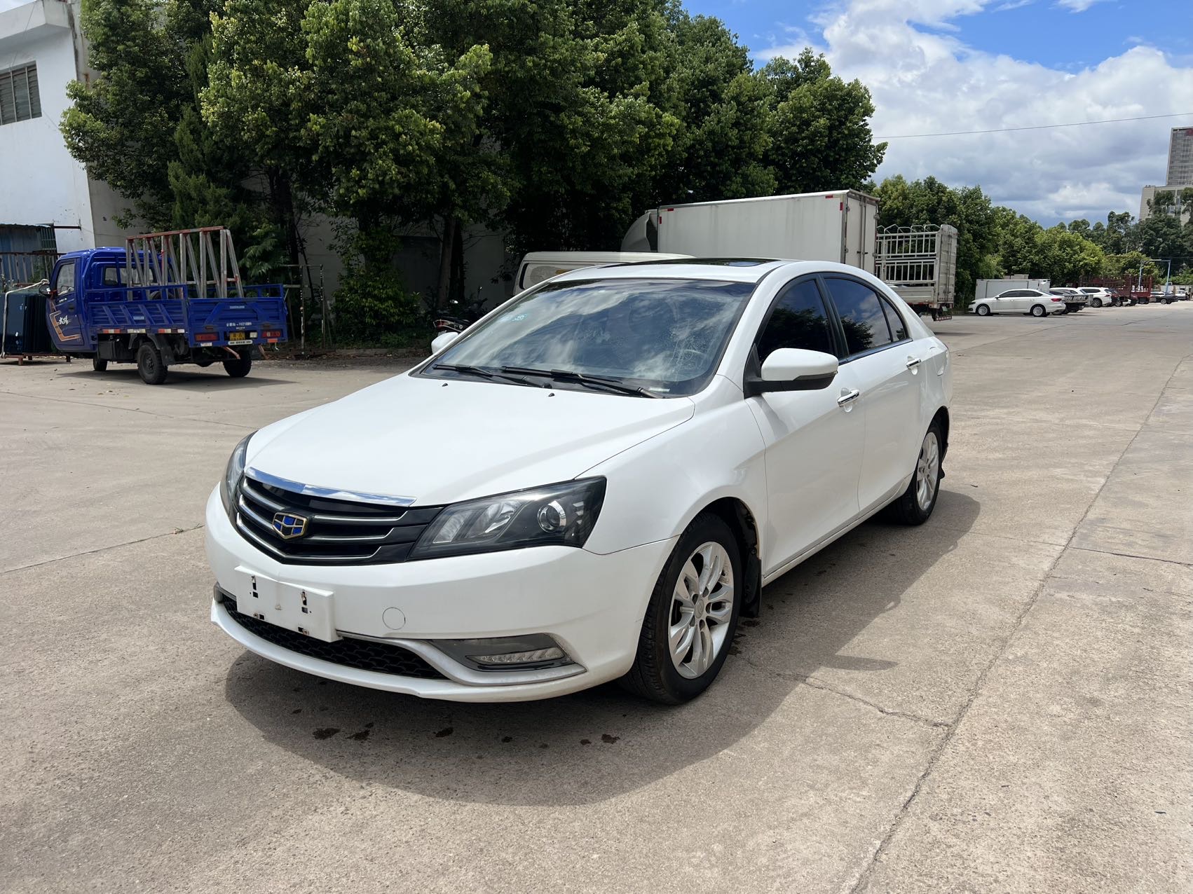 GEELY Emgrand 2015 GEELY Emgrand 2015 car image