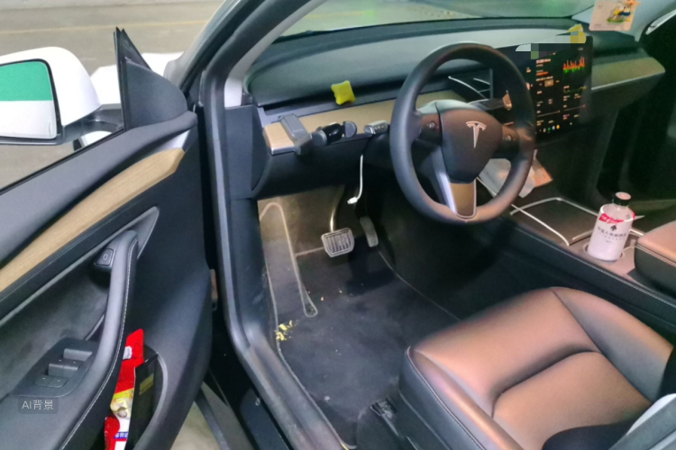 Tesla Model Y 2022 immagine di auto #18