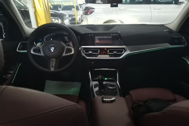BMW 3 Series 2022 #10 BMW 3 Series 2022 car image #10